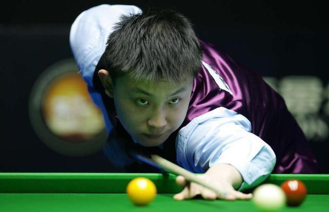 他面对面地 他面对面地